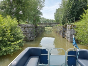 Bateau électrique sur la canal du Nivernais© Les Canalous (6)