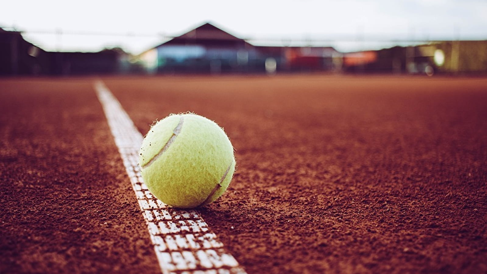 Terrain de tennis